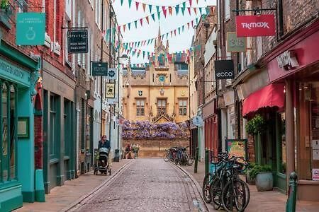 Central, Stunning 2 Bed Apartment With Parking! Cambridge Exterior foto