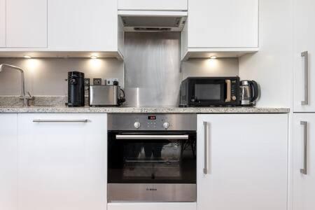 Central, Stunning 2 Bed Apartment With Parking! Cambridge Exterior foto