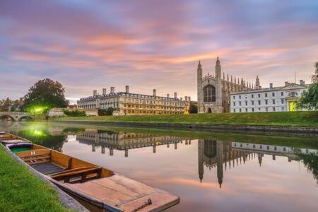 Central, Stunning 2 Bed Apartment With Parking! Cambridge Exterior foto