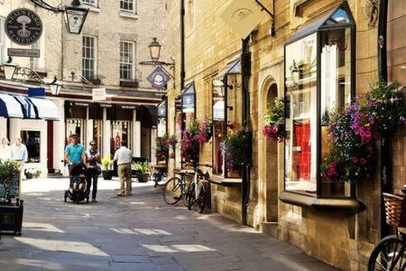 Central, Stunning 2 Bed Apartment With Parking! Cambridge Exterior foto