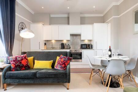Central, Stunning 2 Bed Apartment With Parking! Cambridge Exterior foto